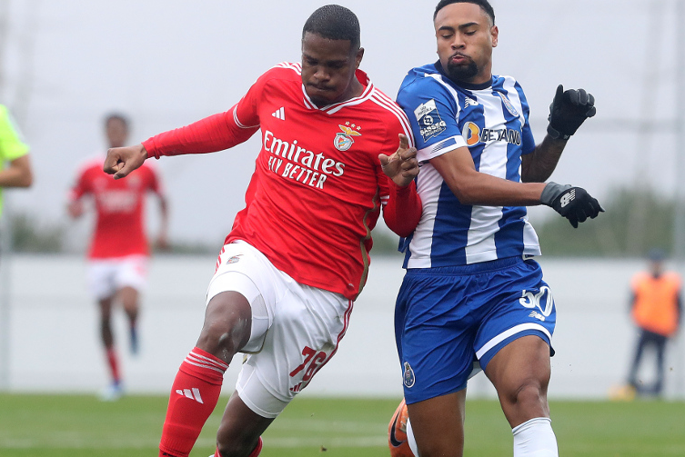 Benfica B players in action against FC Porto B.