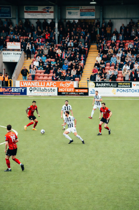 Barry Town vs Llanelli AFC